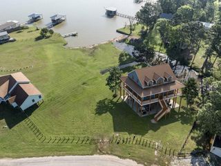 500 Lagoon Drive, Point Blank, TX 77364
