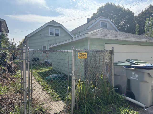 2234 W Melvina STREET, Milwaukee, WI 53206