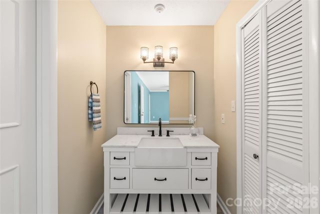 8410 Cricket Lake Drive, Charlotte, NC 28277