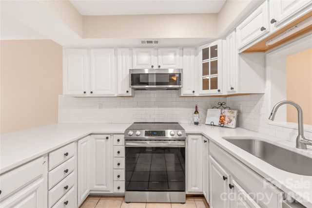8410 Cricket Lake Drive, Charlotte, NC 28277