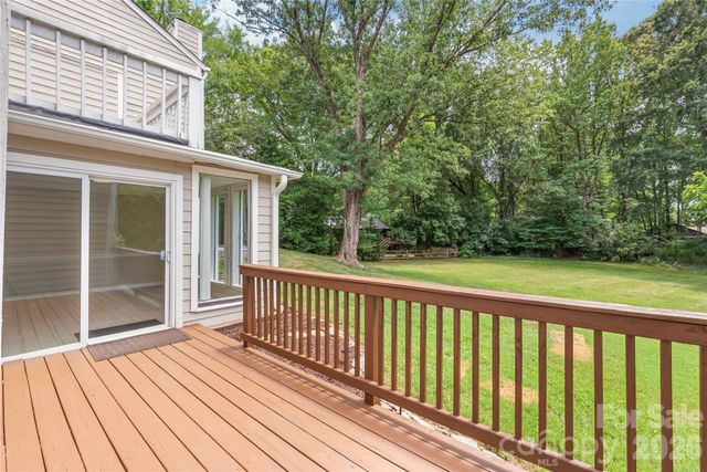 8410 Cricket Lake Drive, Charlotte, NC 28277