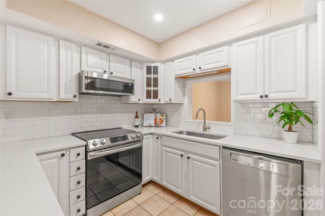 8410 Cricket Lake Drive, Charlotte, NC 28277