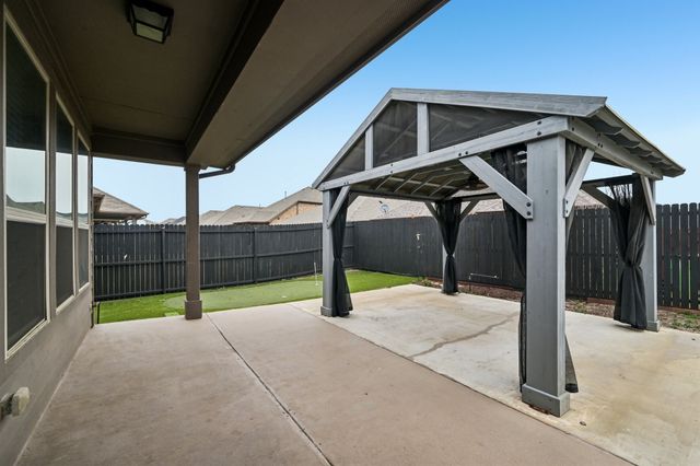 713 Kinghaven Drive, Little Elm, TX 75068