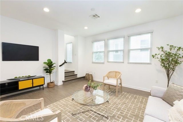 13219 Shaw Lane, Sylmar (los Angeles), CA 91342