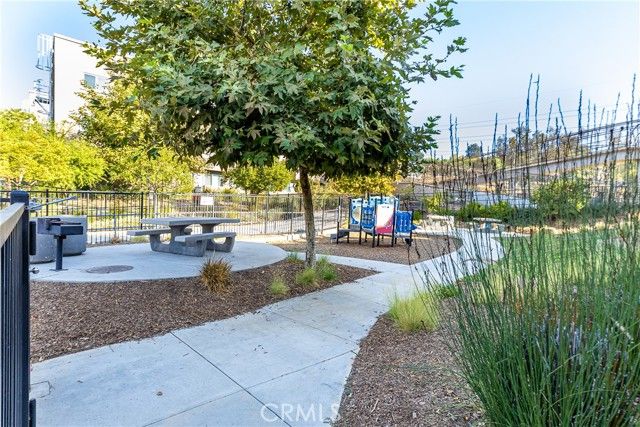 13219 Shaw Lane, Sylmar (los Angeles), CA 91342