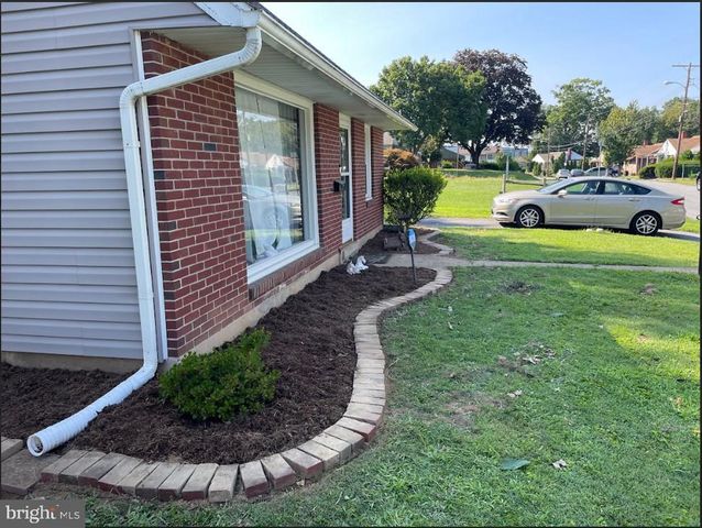 2114 CULLUM DR, Reading, PA 19601