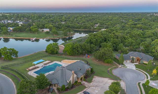 1308 Chain Bridge Court, Edmond, OK 73034