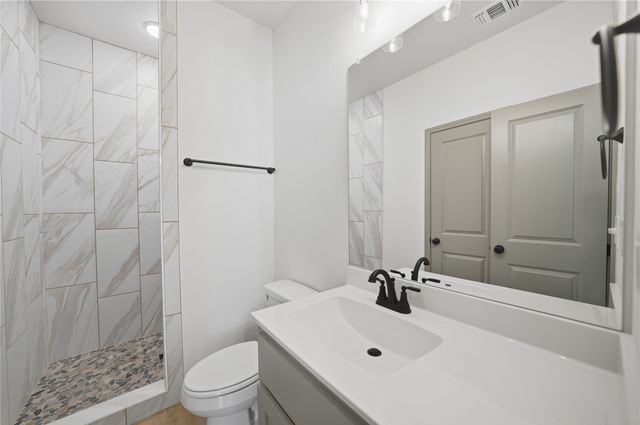 103 & 105 S Barron, Covington, TX 76636