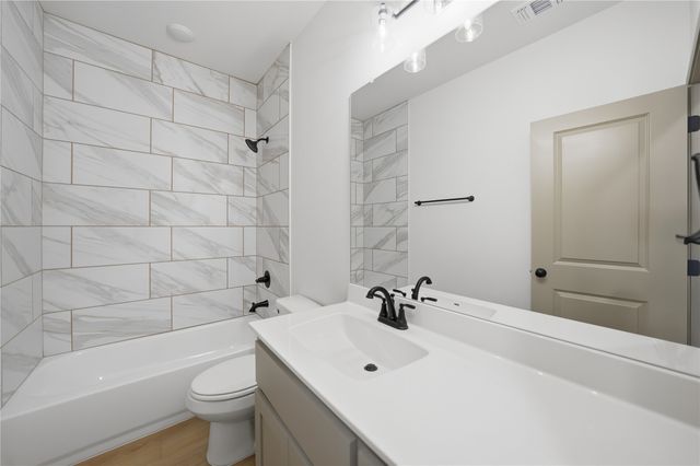 103 & 105 S Barron, Covington, TX 76636