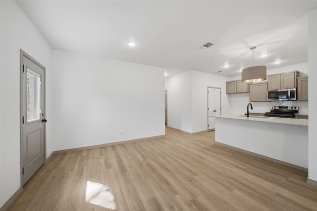 103 & 105 S Barron, Covington, TX 76636