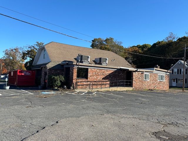 1881 County St, Dighton, MA 02715