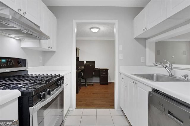 407 NE Summit North Drive NE 407, Atlanta, GA 30324