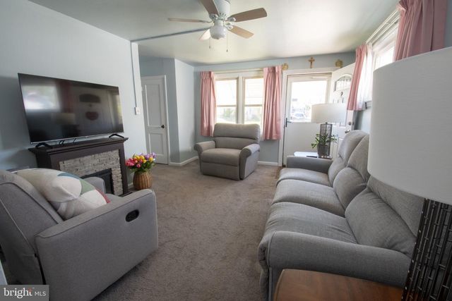 111 W RIDLEY AVE, Norwood, PA 19074