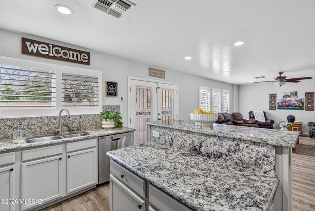 12878 N Desert Olive Drive, Oro Valley, AZ 85755