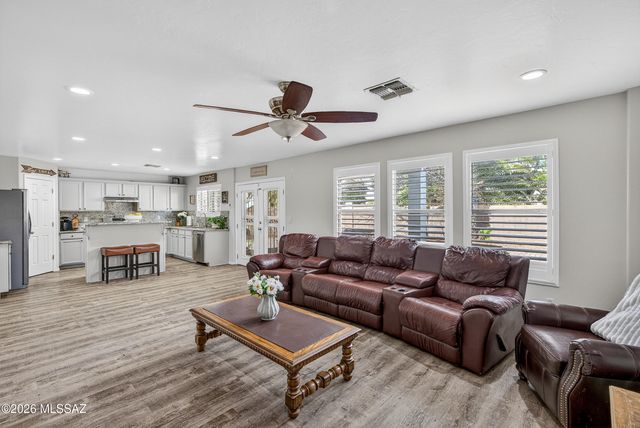 12878 N Desert Olive Drive, Oro Valley, AZ 85755