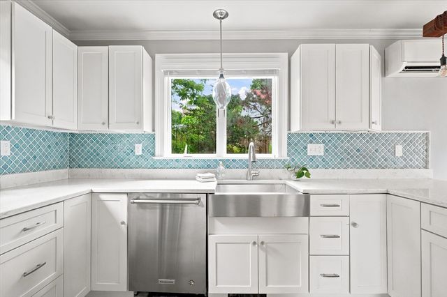 14 Willow Road, Marblehead, MA 01945