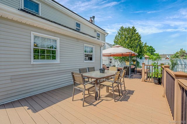 15 Lillian Place, Farmingdale, NY 11735