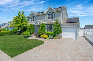 15 Lillian Place, Farmingdale, NY 11735