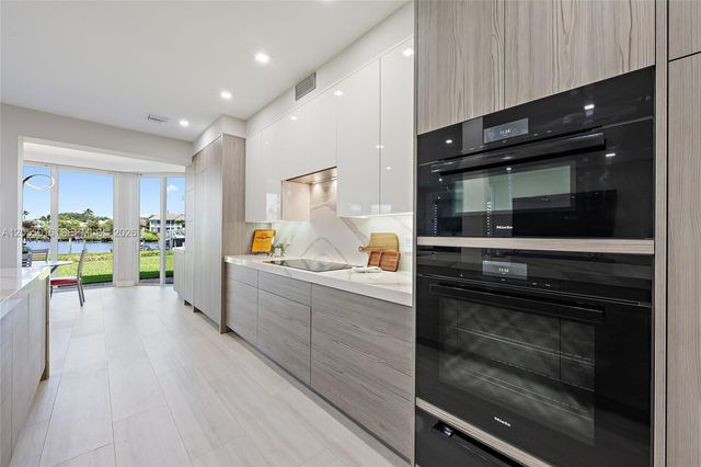 301 Captains Way 301, Jupiter, FL 33477