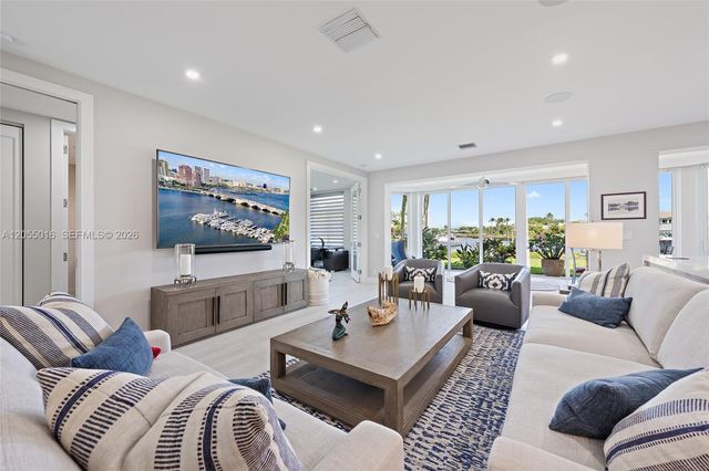 301 Captains Way 301, Jupiter, FL 33477