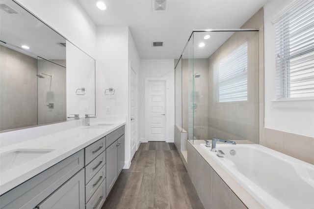2737 Clinton Drive, Houston, TX 77020