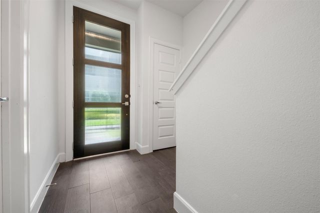 2737 Clinton Drive, Houston, TX 77020