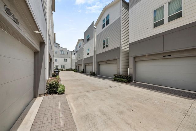 2737 Clinton Drive, Houston, TX 77020