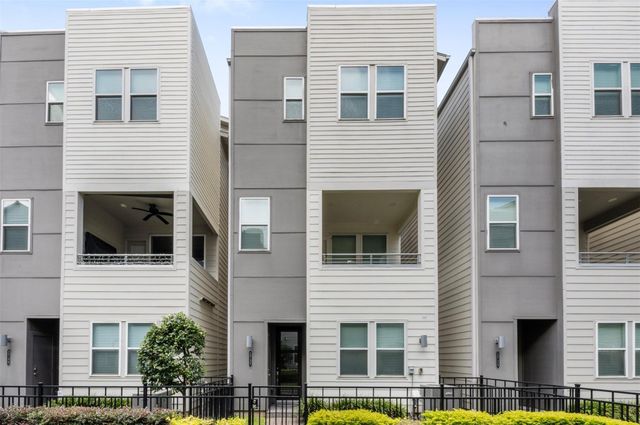 2737 Clinton Drive, Houston, TX 77020