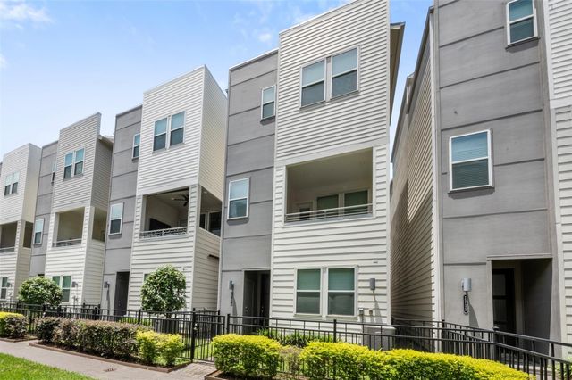 2737 Clinton Drive, Houston, TX 77020