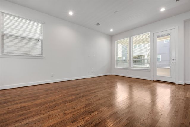 2737 Clinton Drive, Houston, TX 77020