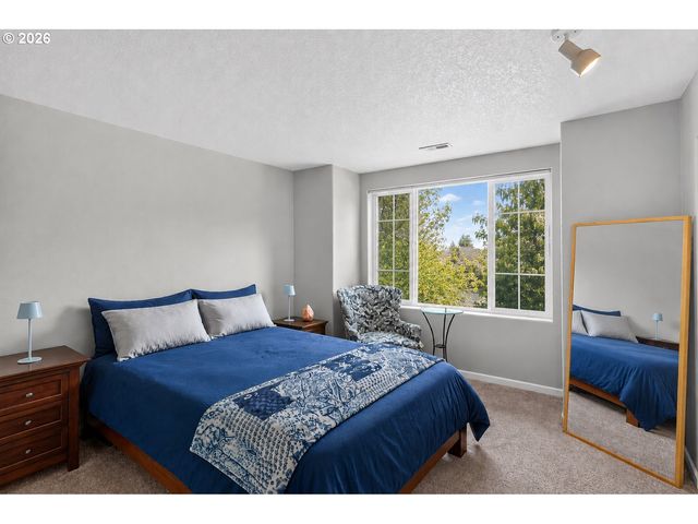 10735 Sw CANTERBURY Ln 102, Tigard, OR 97224
