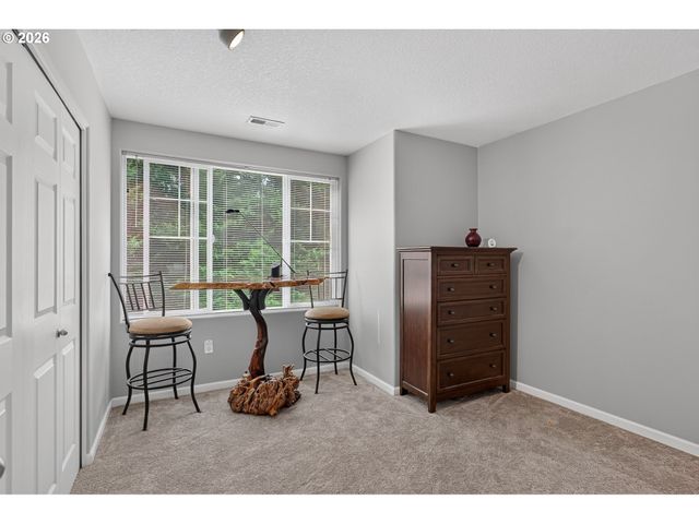 10735 Sw CANTERBURY Ln 102, Tigard, OR 97224