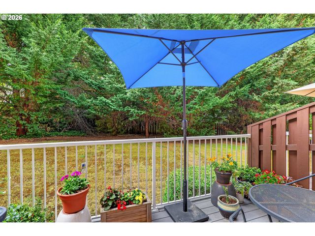 10735 Sw CANTERBURY Ln 102, Tigard, OR 97224