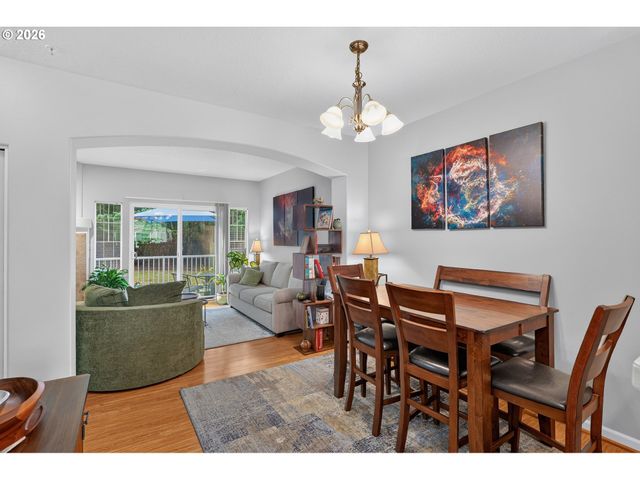 10735 Sw CANTERBURY Ln 102, Tigard, OR 97224