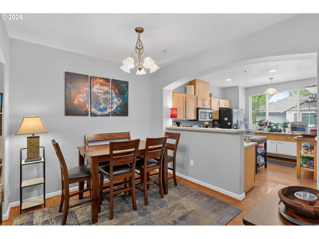 10735 Sw CANTERBURY Ln 102, Tigard, OR 97224
