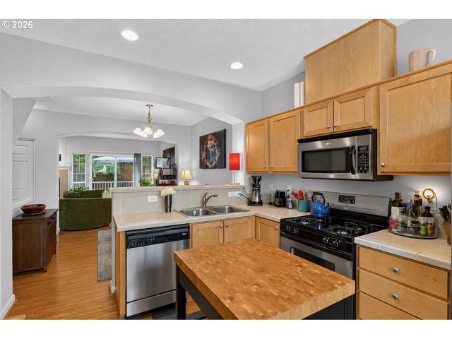 10735 Sw CANTERBURY Ln 102, Tigard, OR 97224