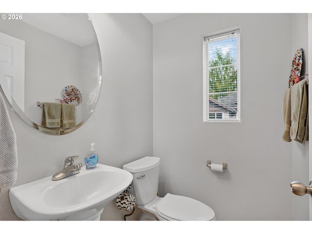 10735 Sw CANTERBURY Ln 102, Tigard, OR 97224