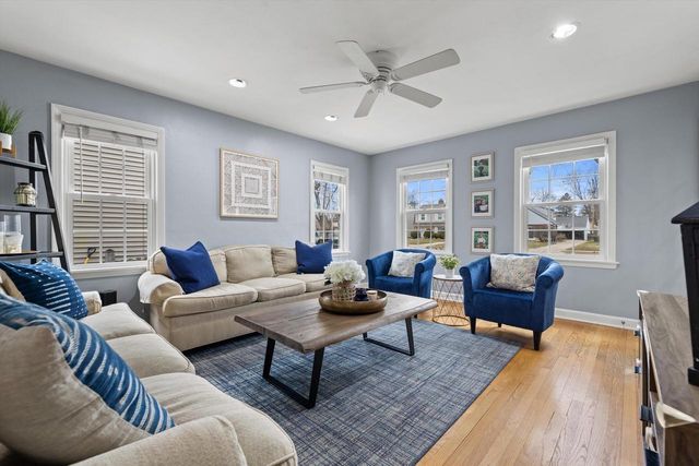 621 E Hampton ROAD, Whitefish Bay, WI 53217