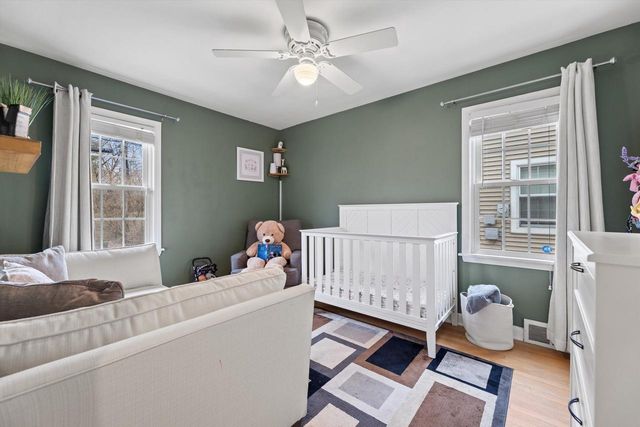 621 E Hampton ROAD, Whitefish Bay, WI 53217