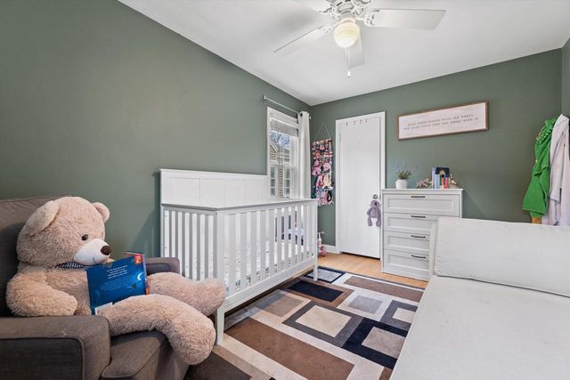 621 E Hampton ROAD, Whitefish Bay, WI 53217