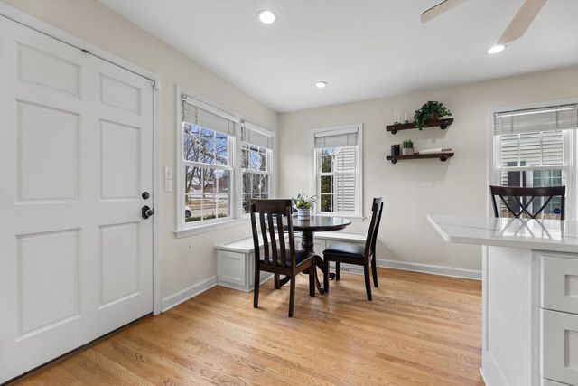 621 E Hampton ROAD, Whitefish Bay, WI 53217