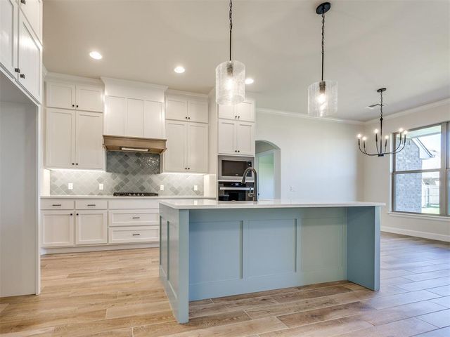 9221 SW 44th Terrace, Oklahoma City, OK 73179