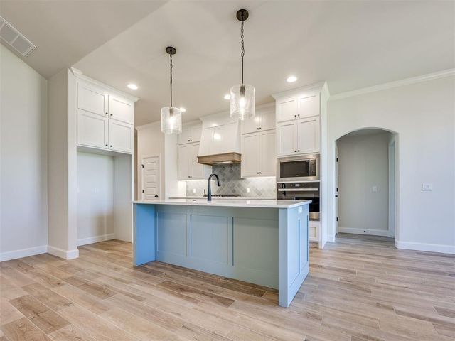 9221 SW 44th Terrace, Oklahoma City, OK 73179