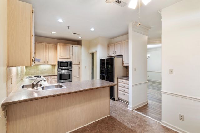 405 S Perkins Rd Apt 430, Memphis, TN 38117