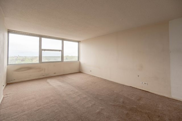 7234 W North Avenue 1005, Elmwood Park, IL 60707