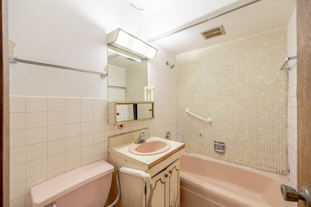 7234 W North Avenue 1005, Elmwood Park, IL 60707