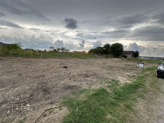 350 Engelke RD, Niederwald, TX 78640