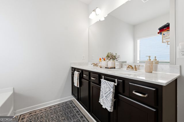 5164 Aylesbury Court, Hoschton, GA 30548