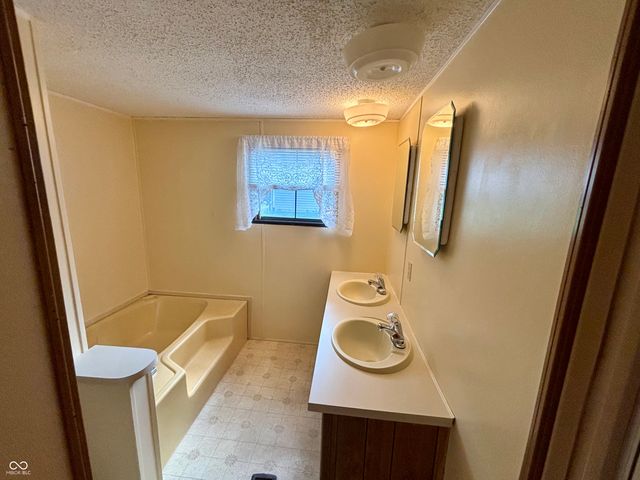 151 West Water Street, Cloverdale, IN 46120
