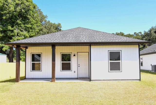 205 Charleston Dr, Pensacola, FL 32534